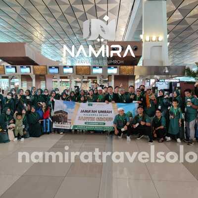 Umrah Keluarga Besar Santri Group Solo