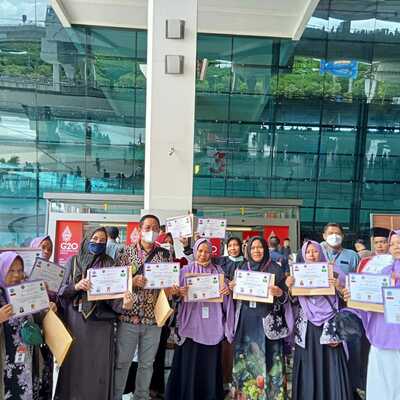 " Kepulangan | Bandara Soekarno Hatta " | Umroh Keajaiban Shalawat 16 Oktober 2022