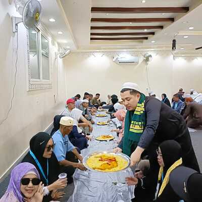 Sajian Nasi mandi ketika ziarah ke kota Thaif