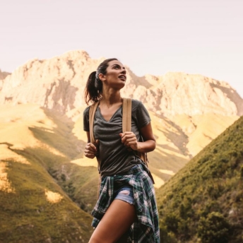 女子单飞山