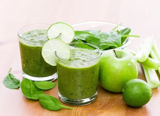 Kale and apple cider vinegar smoothie