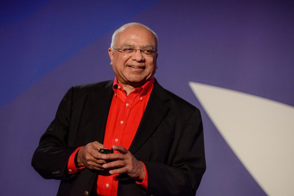 Dr. Srikumar Rao teaching how to improve resilience and embrace change at Mindvalley Live 2018 in San Diego