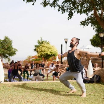 Ronan Oliveira doing exercises at A-Fest Jordan and showing how to have a career change at 40