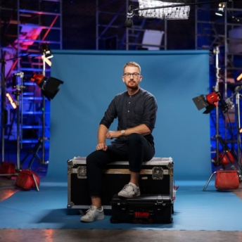 personal growth biography Paulius Staniunas, founder of All Is Amazing and trainer of Mindvalley's Picture Perfect: The Art of Looking Good in Photos Quest