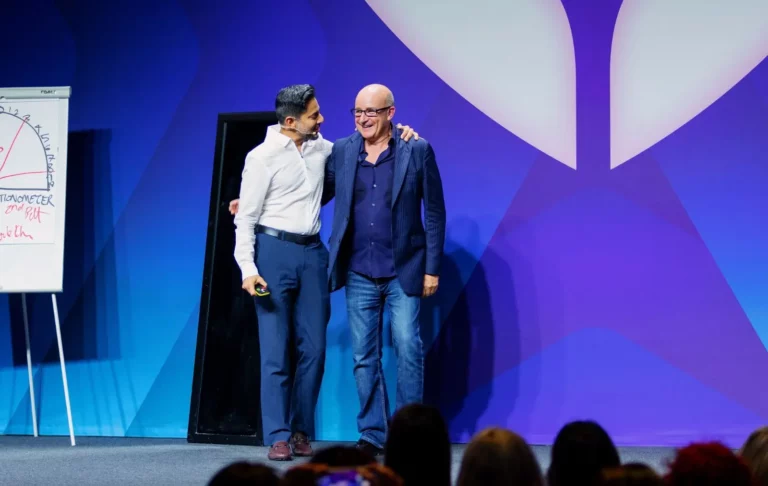 Vishen and Paul McKenna share a stage