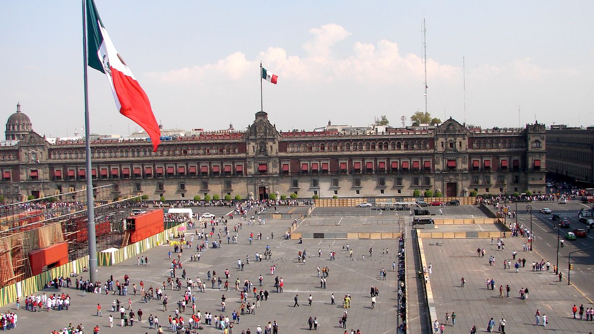 Autoridades alertan sobre posible caos vial en Zócalo - MVS Noticias