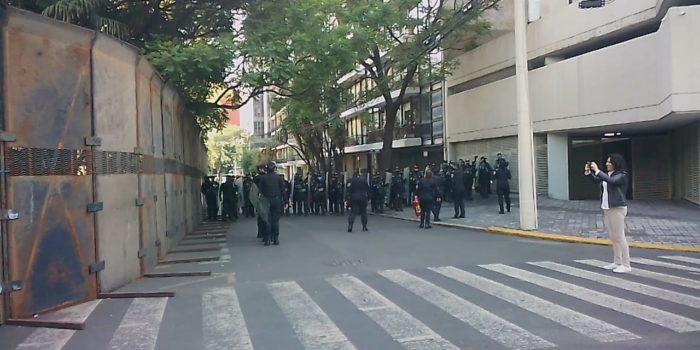 Policías