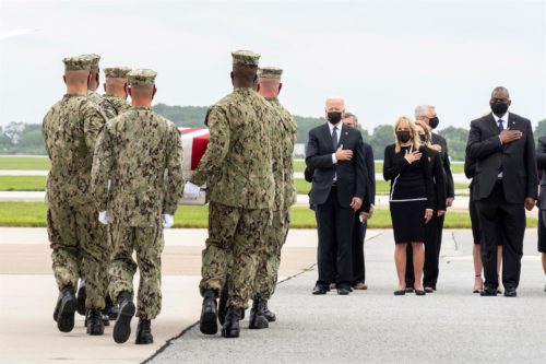 Joe Biden en el homenaje a militares de EU muertos en Afganistán