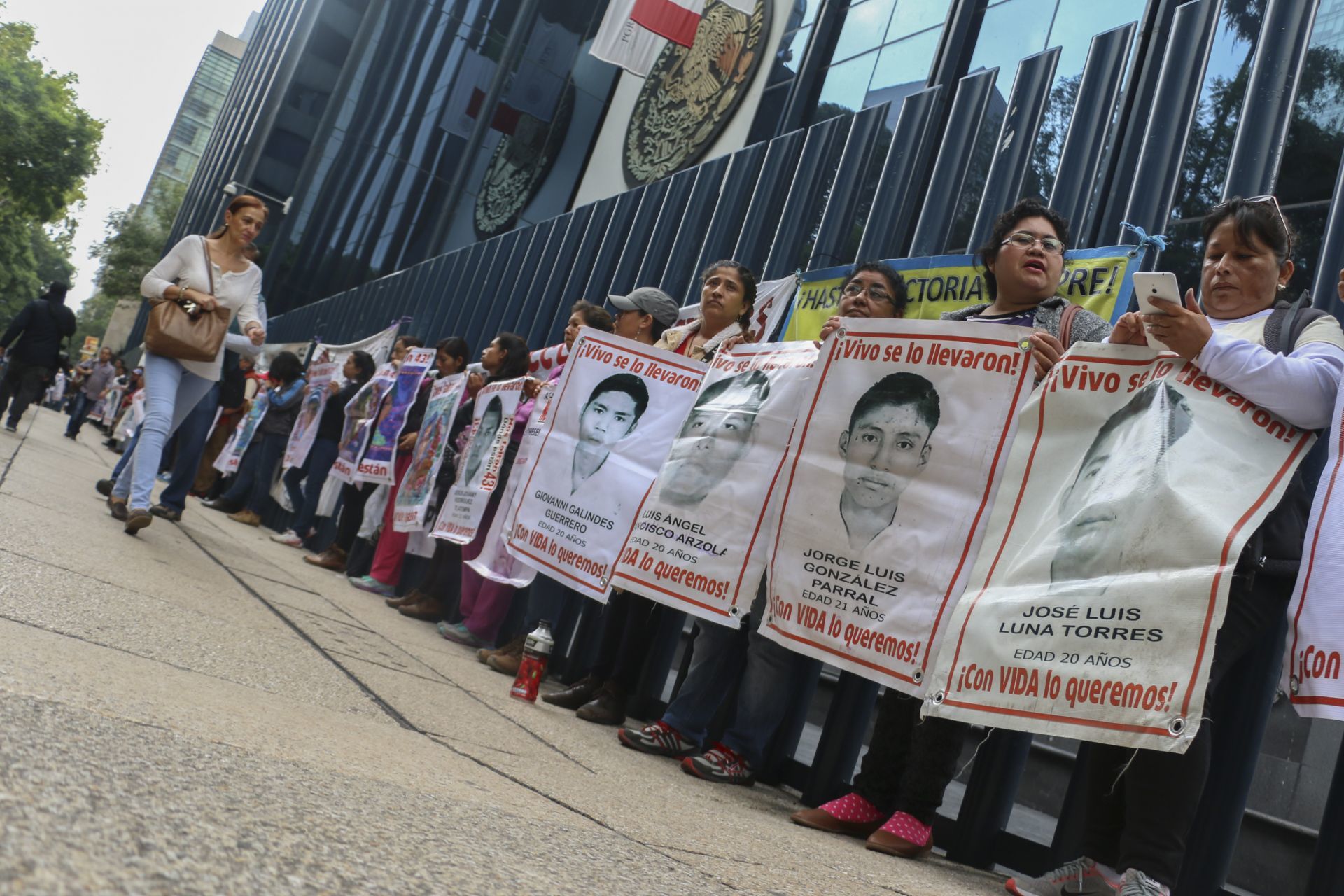 Padres de los estudiantes de la normal Raúl Isidro Burgos de Ayotzinapa/Foto:cuartoscuro 