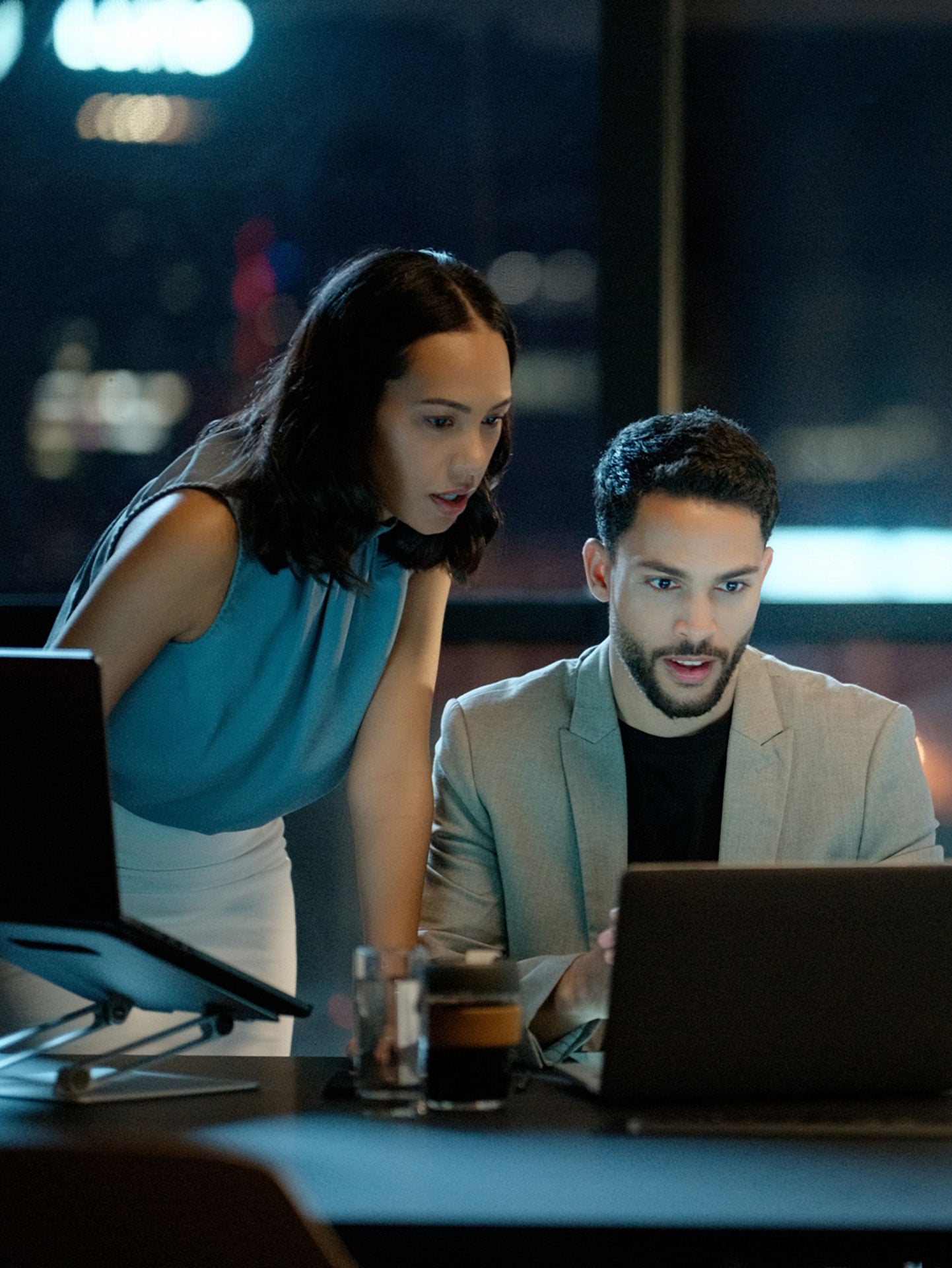 카미와자 멀티 에이전트 워크플로우 Kamiwaza Multi-Agent Workflows enterprise analytics