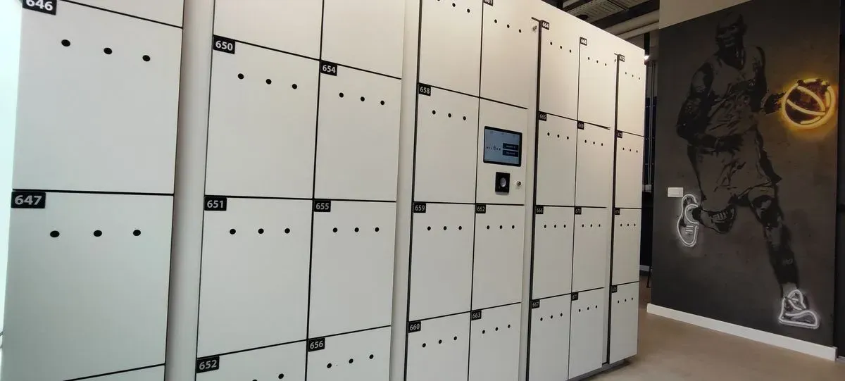 Smart locker use case for Gyms