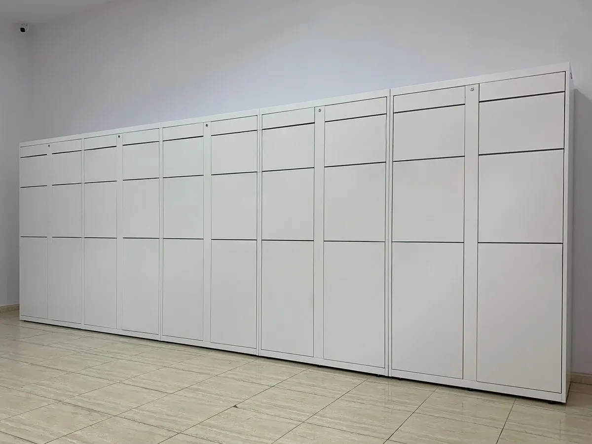Smart locker use case for Hotels