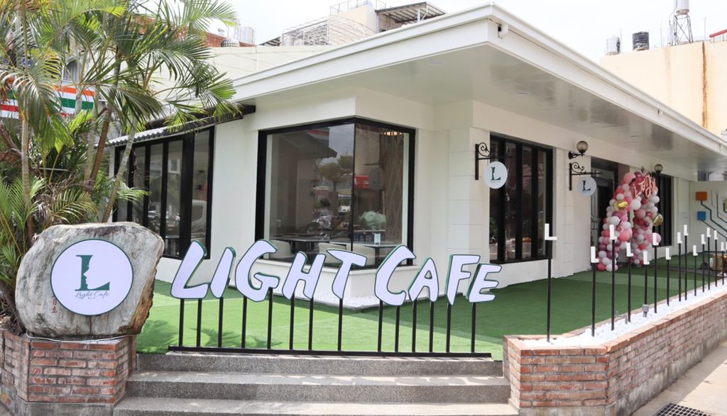 Light cafe & 輕e美