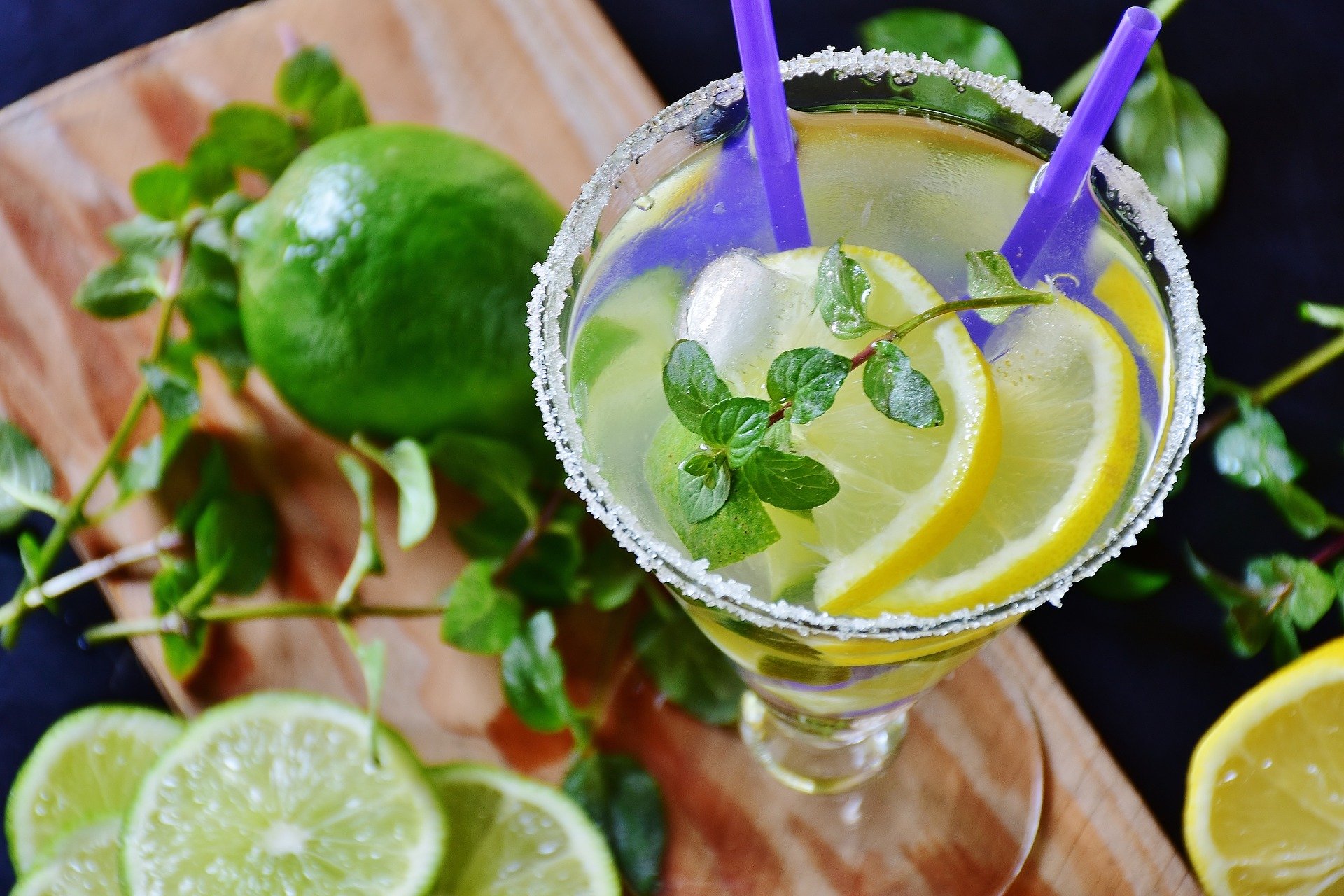 Welche Cocktails und Weine sollte ich in Italien probieren?