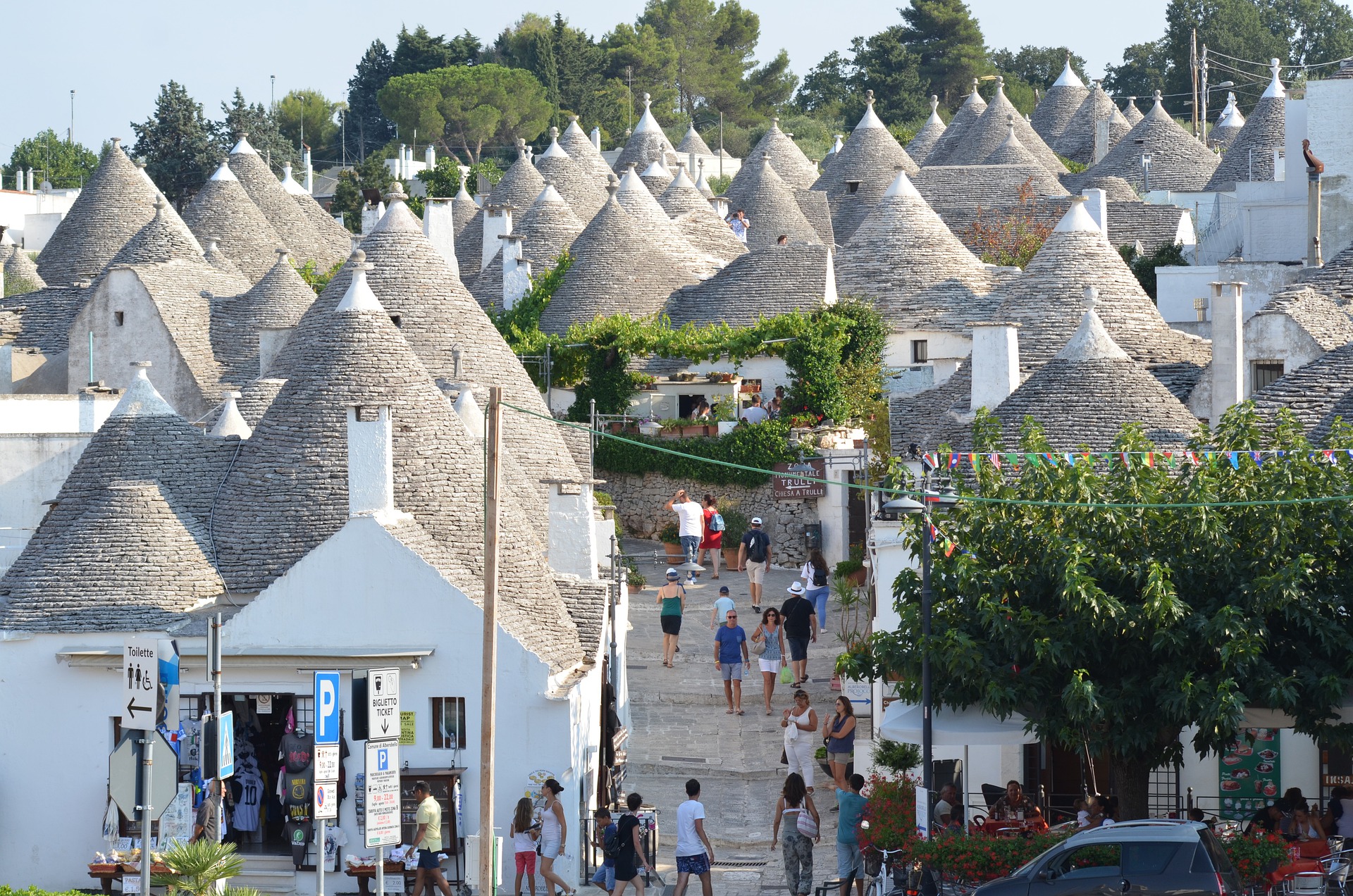 How to get from Bari to Alberobello?