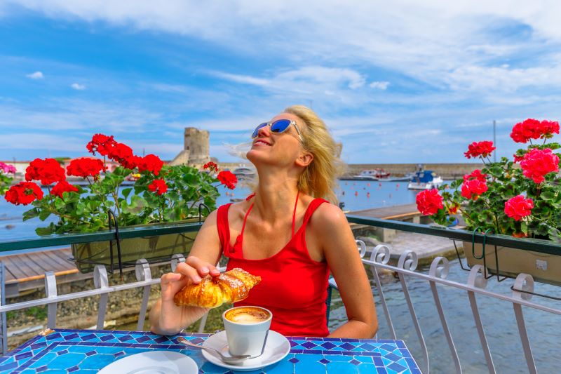 Die Umarmung des ewigen Sonnenscheins: Ein Sommerbesuch in Italien