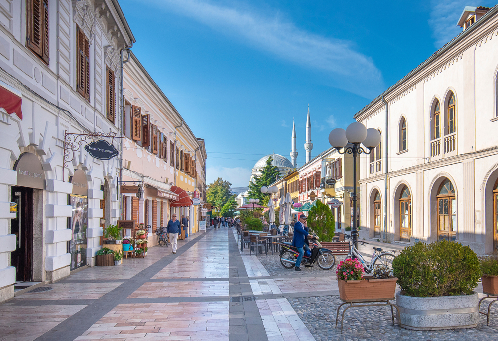 Shkodra, una acogedora ciudad en el norte de Albania, rebosa creatividad e historia. 