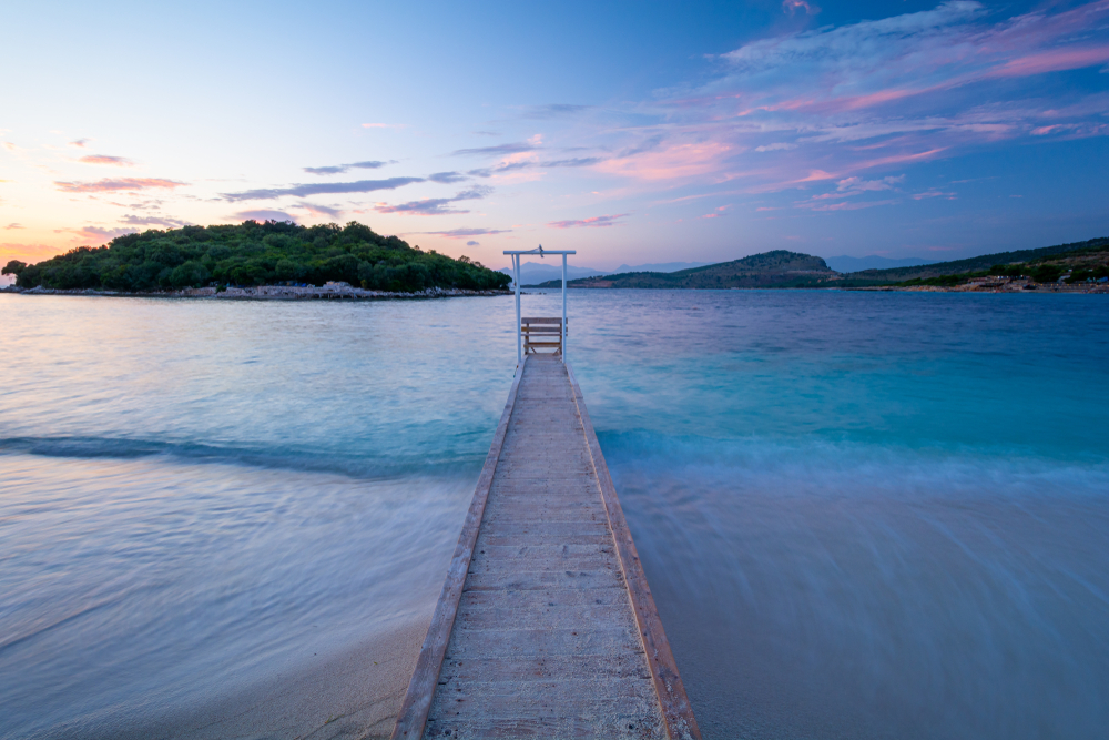 Puesta de sol en la playa de Ksamil