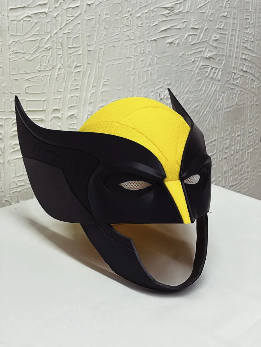 Máscara do Wolverine em tamanho real