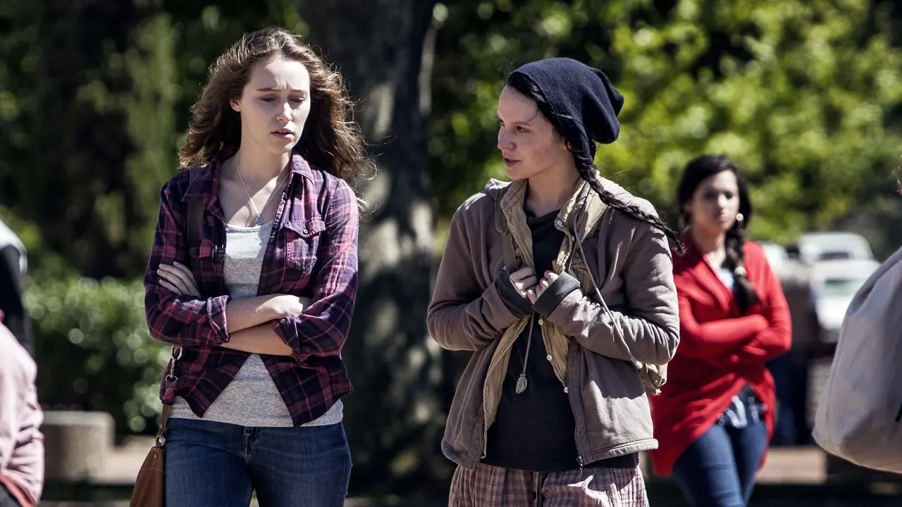 Friend Request Review: A Social Media Horror That Falls Flat Review of Friend Request