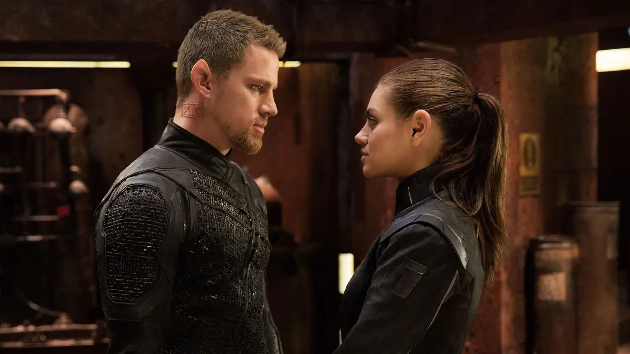 Jupiter Ascending Review: Visually Stunning, Narratively Chaotic Review of Jupiter Ascending