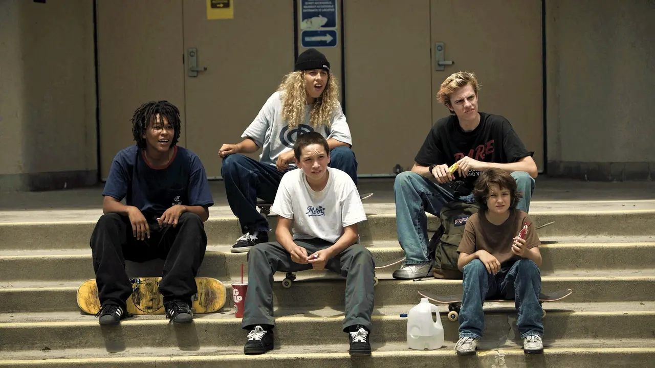 mid90s Review: A Raw, Sweet Dive into 90s Youth Review of mid90s