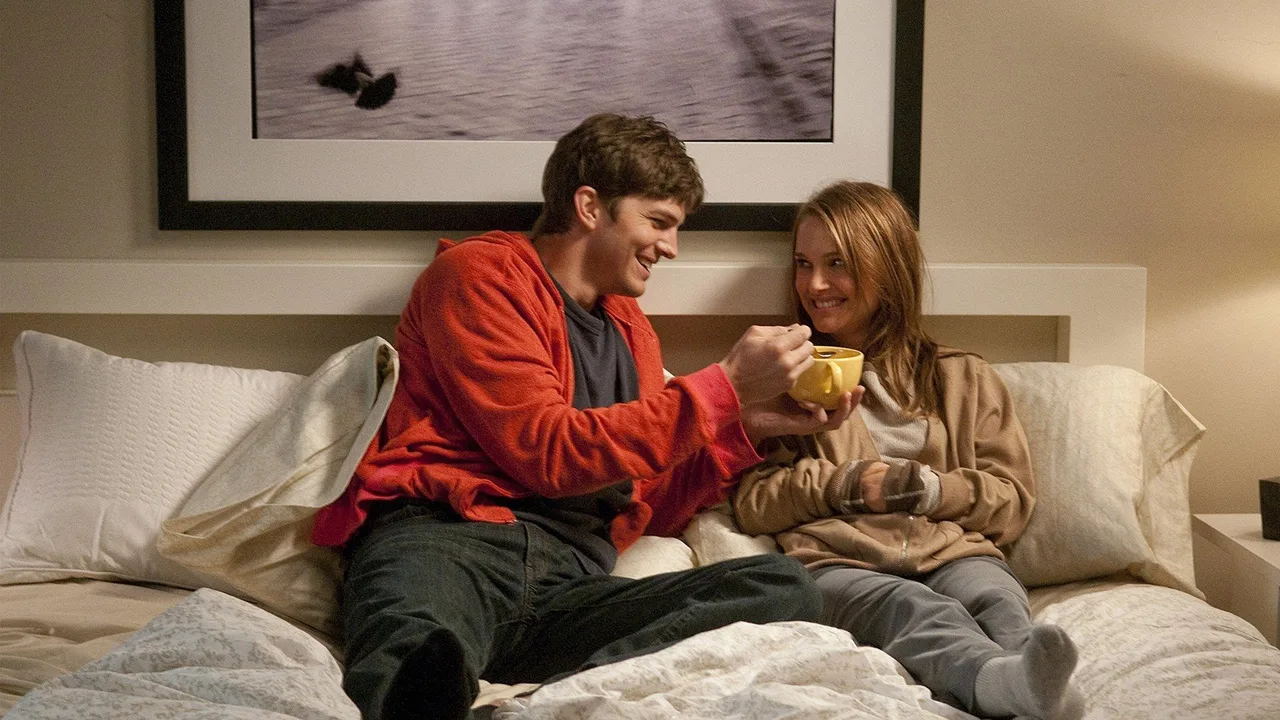No Strings Attached Review: A Modern Take on Casual Romance Review of No Strings Attached