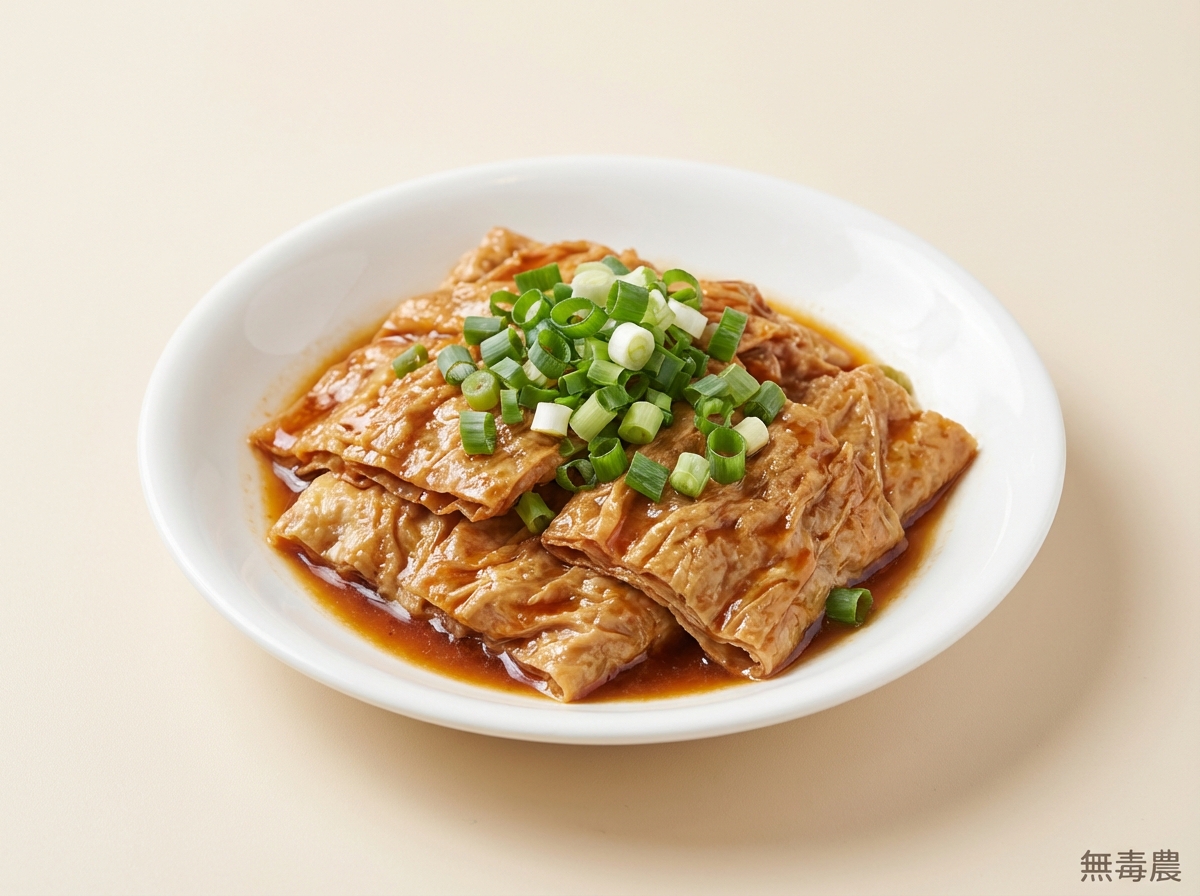 完成的紅燒豆包灑上蔥花