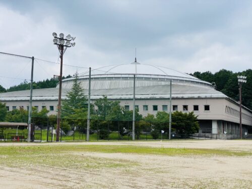 神石コスモドーム外観