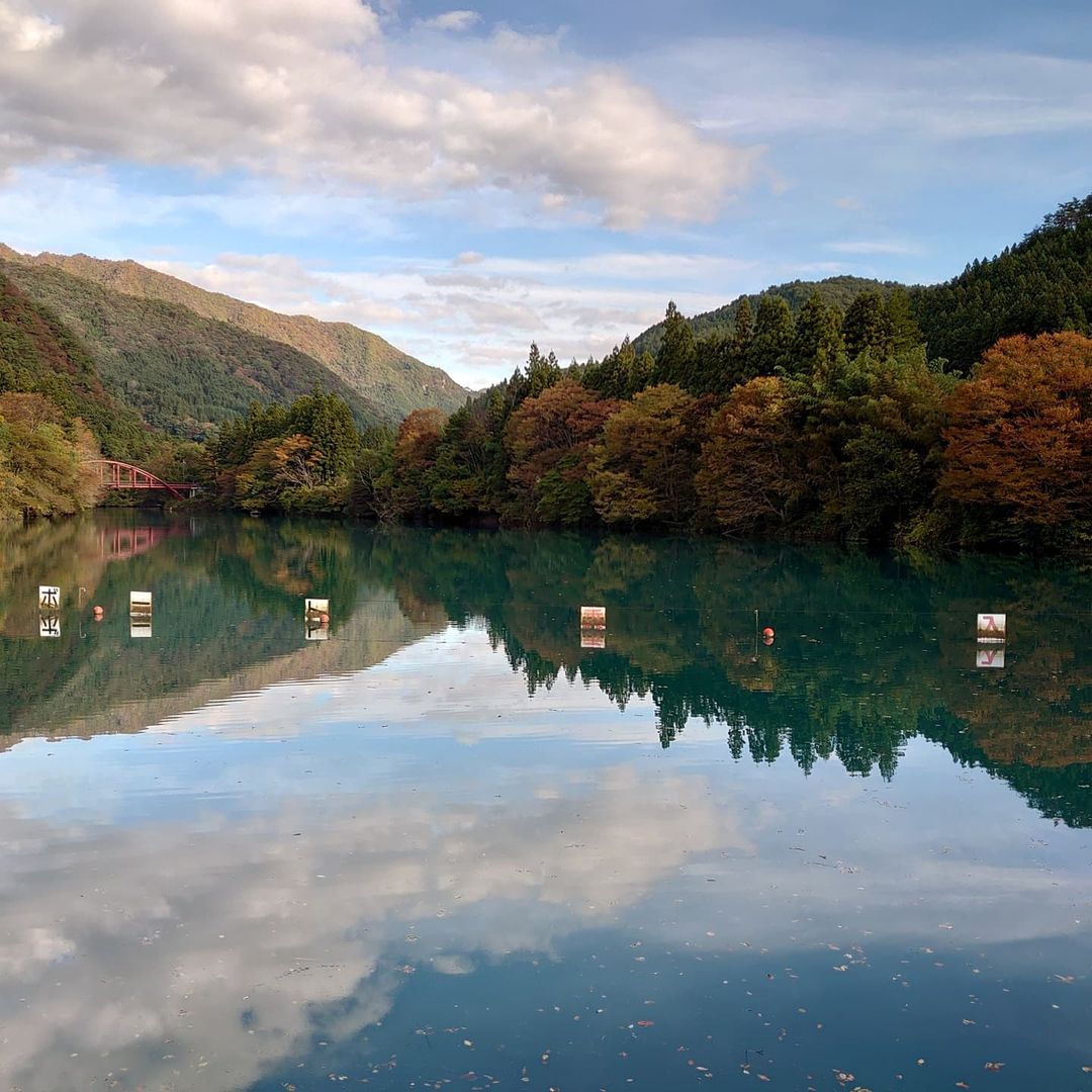 四万湖 | 四万温泉協会