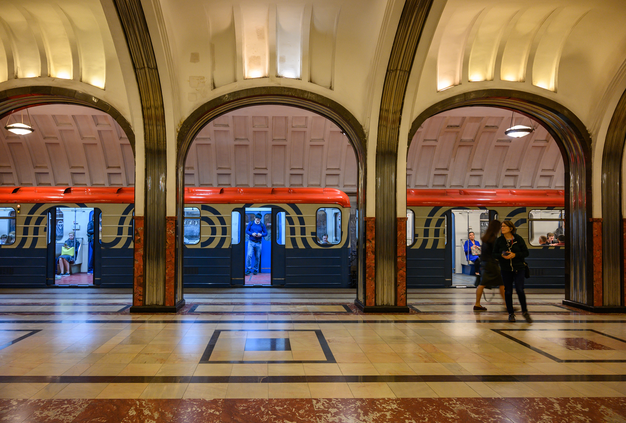 Mark Siragusa - Moscow Metro #22