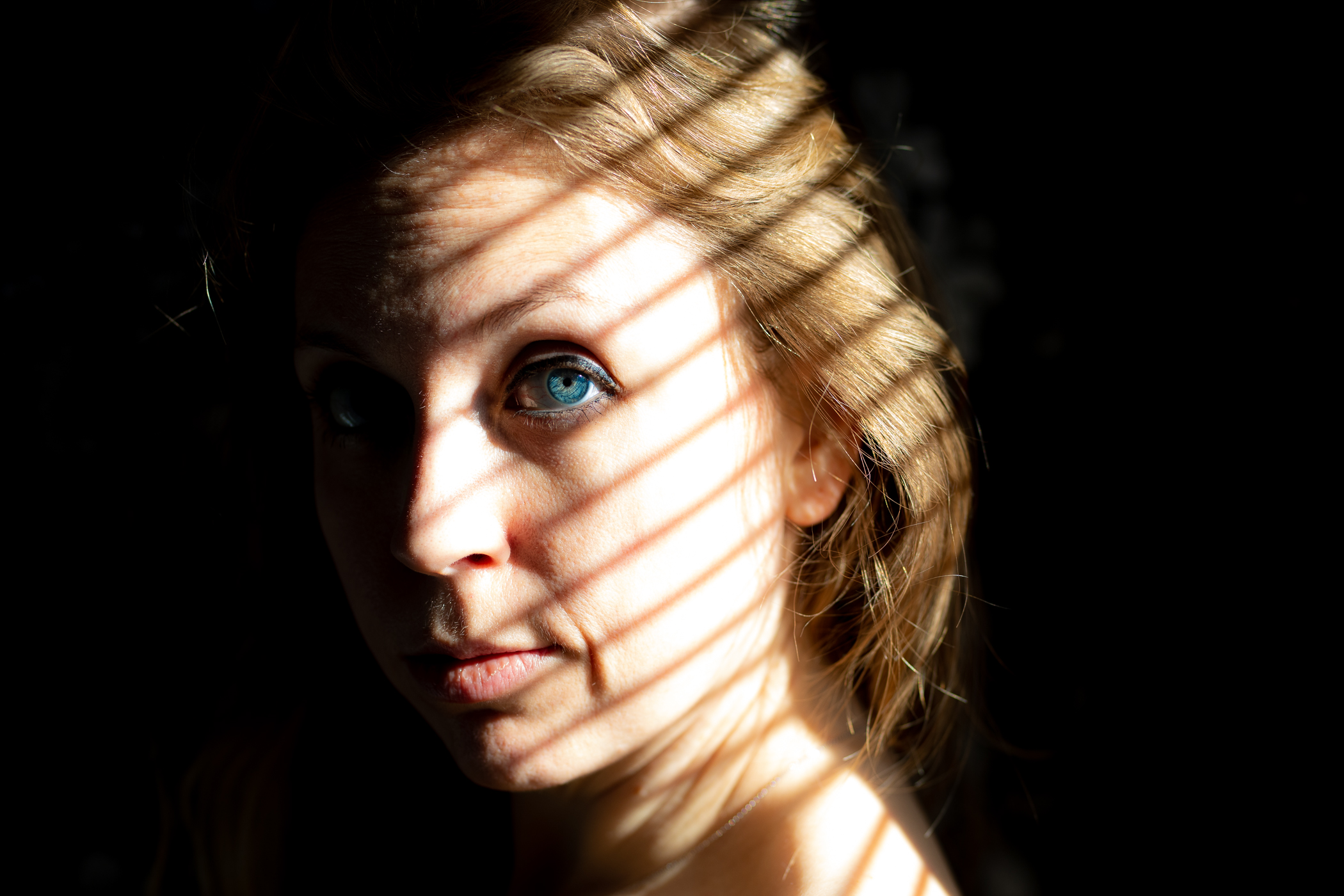 Lindsey Wismans - In the Shadows