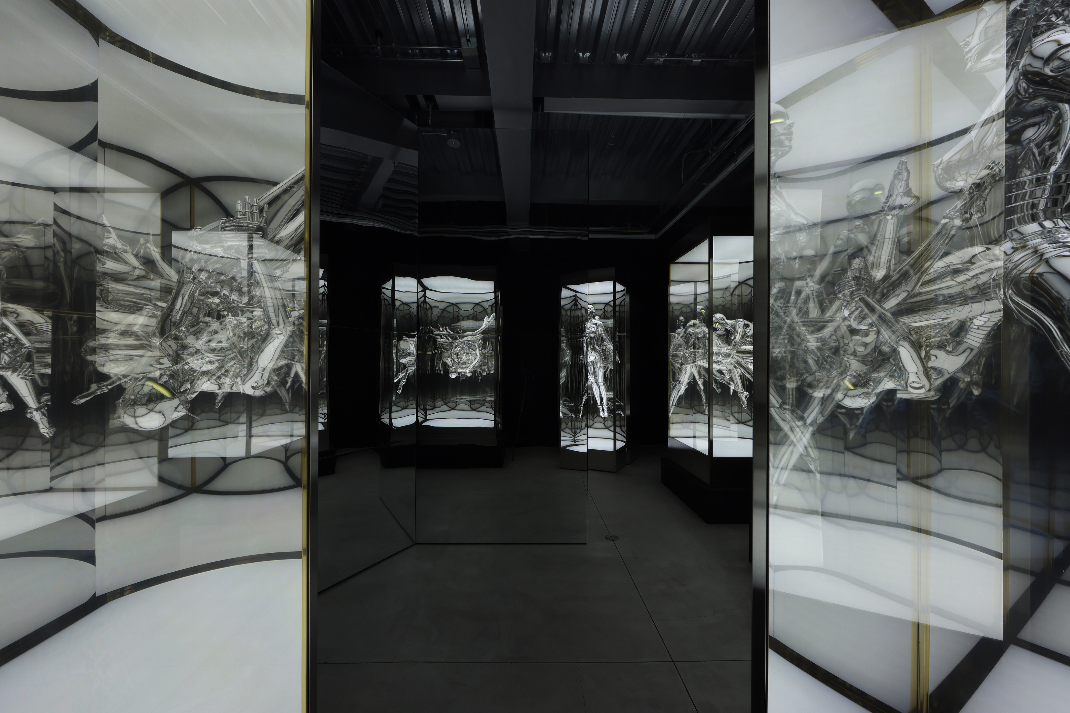 アート/エンタメ/ホビー Underground NANZUKA - Contemporary Art Gallery