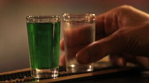 Mérgező alkohol gyilkolja az embereket Indiában, rengeteg a halott 