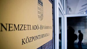 Figyelmeztet a NAV: fontos határidő közeleg, ez rengeteg magyart érint