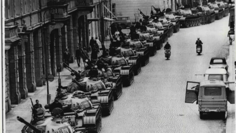Összesen 170 ezer katonával szállta meg a Varsói Szerződés Csehszlovákiát 