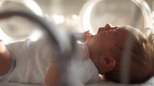 Újszülöttet raktak egy békéscsabai inkubátorba, micsoda nevet kapott