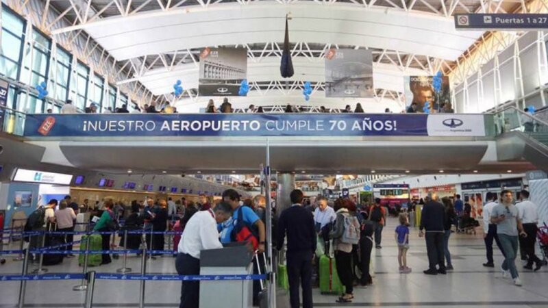 A buenos airesi repülőtérre több tízezer orosz érkezett az elmúlt egy évben