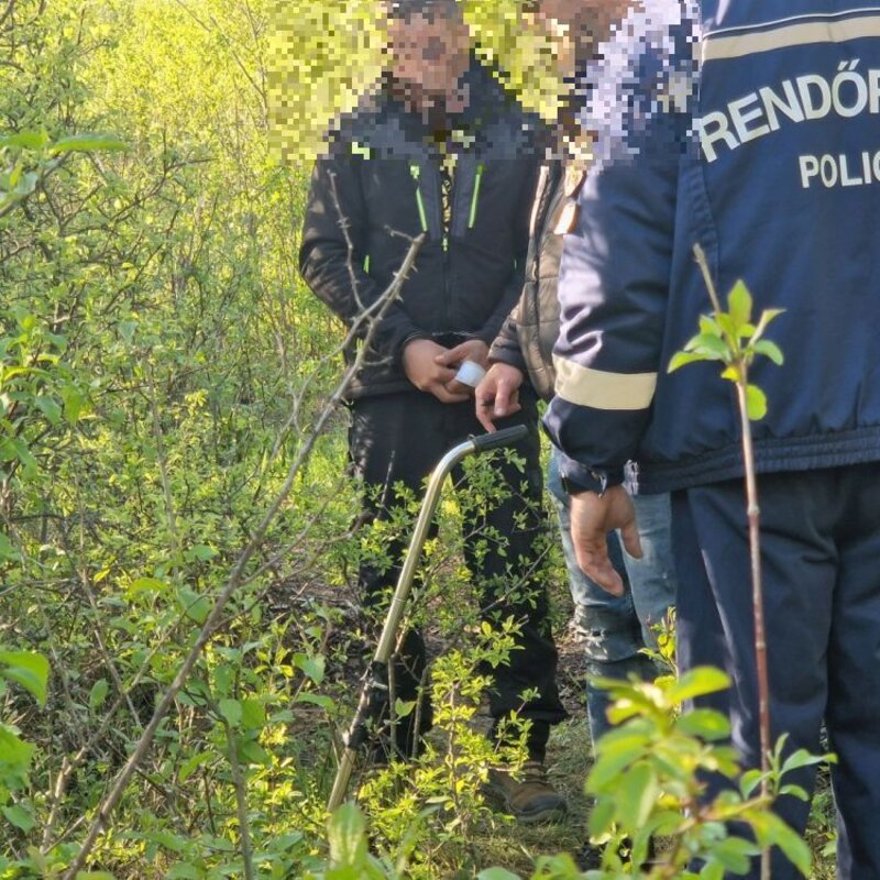 Rendőrök helyszínelnek