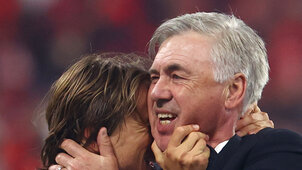 Egyszerűen imádnivaló a döntőbe jutást ünneplő Carlo Ancelotti