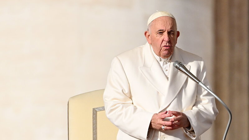 Ferenc pápa heti általános audienciát tart a vatikáni Szent Péter téren 2022. november 30-án.