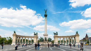 Mégis mi a fene történik Budapesten? Szovjet tankok sorakoznak a Hősök terén 