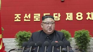 Ez talán túlzás: K-poppal válaszolt a szarral töltött lufikra Dél-Korea, Kim Dzsong Un megadta magát