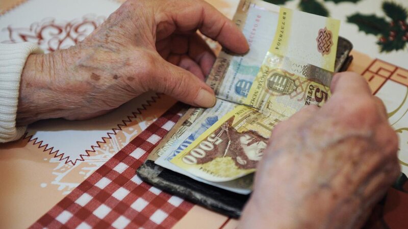 Az infláció elviszi a nyugdíjemelések reálértékét 