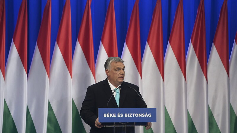 Orbán Viktor 24. évértékelőjét Béke és biztonság mottóval tartotta 