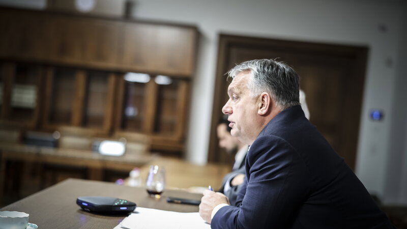 Orbán Viktor miniszterelnök a Karmelita kolostorban