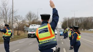 Rendkívüli hír: rendőrök lepték el a magyar utakat, nem akárkiket keresnek