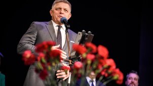 "Traumát élek át" - Robert Fico visszatért Nyitrabányára, ahol merényletet követtek el ellene