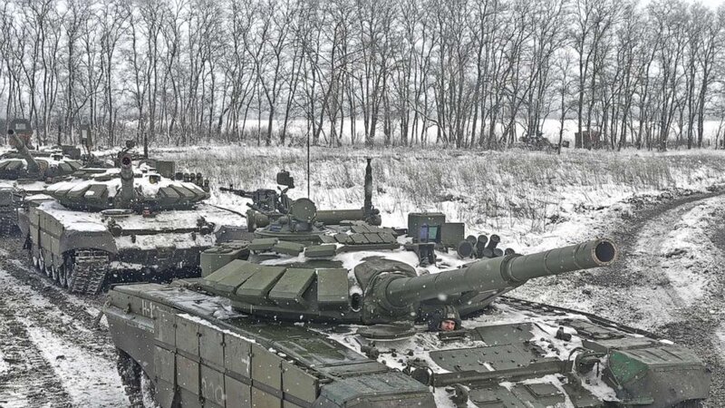 1800 orosz tank áll készenlétben a fronton
