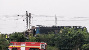 Iszonyú tragédia történt: összeütközött egy busz és egy gyorsvonat, többen meghaltak